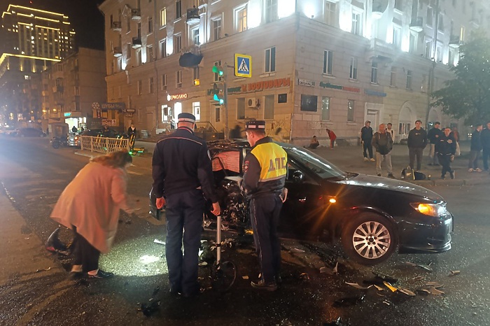 Байкер погиб в Екатеринбурге в ДТП с легковушкой. Страшные кадры