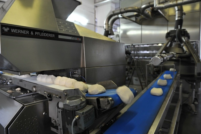 На Екатеринбургском хлебокомбинате сокращают 500 работников