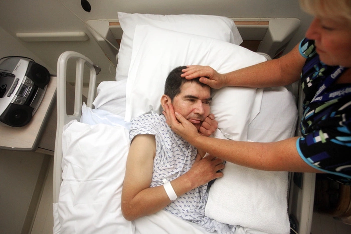 Мэр Екатеринбурга просит горожан помочь хоспису: не хватает даже на питание