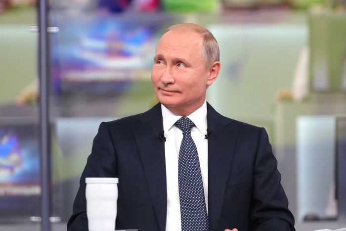 Путин возложил ответственность за рост цен на бензин на правительство