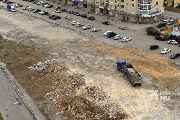 Жители Рощинской пожаловались на шумных рабочих, ремонтирующих дорогу ночью