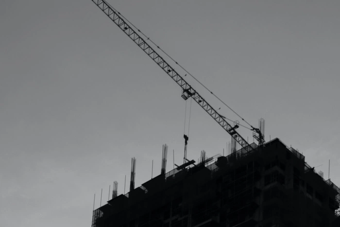 В Екатеринбурге ещё в двух районах снесут старые дома