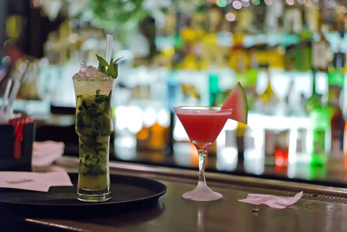 «Максимилианс» отказывается разговаривать о паленом алкоголе