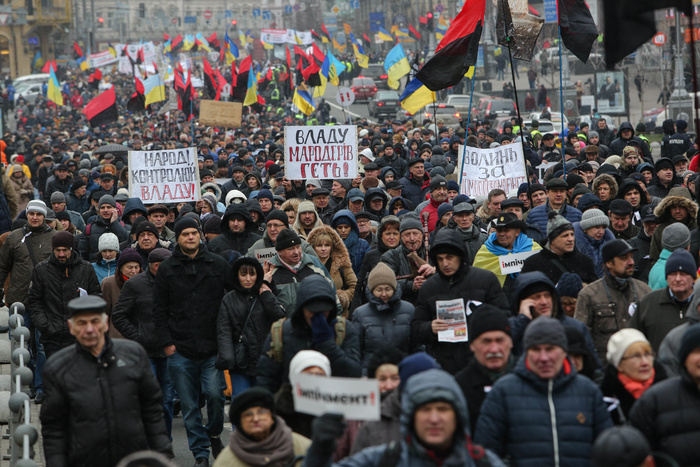 В Киеве начались столкновения оппозиции и полиции