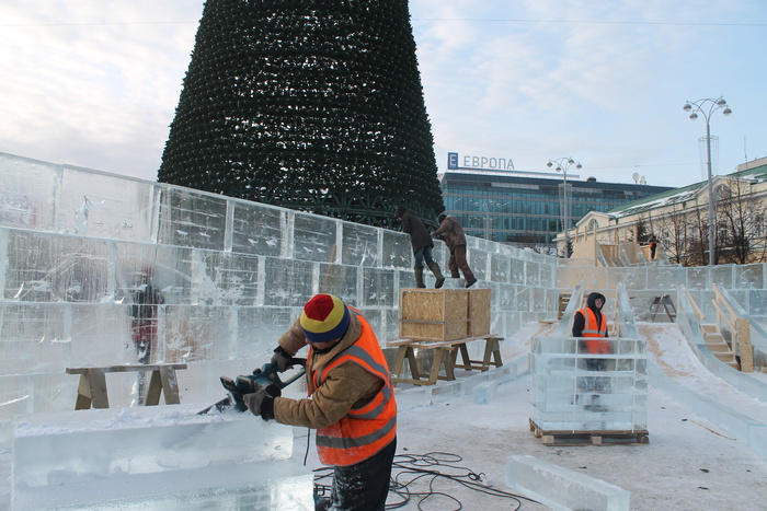 В Екатеринбурге проходит международный фестиваль ледовой скульптуры