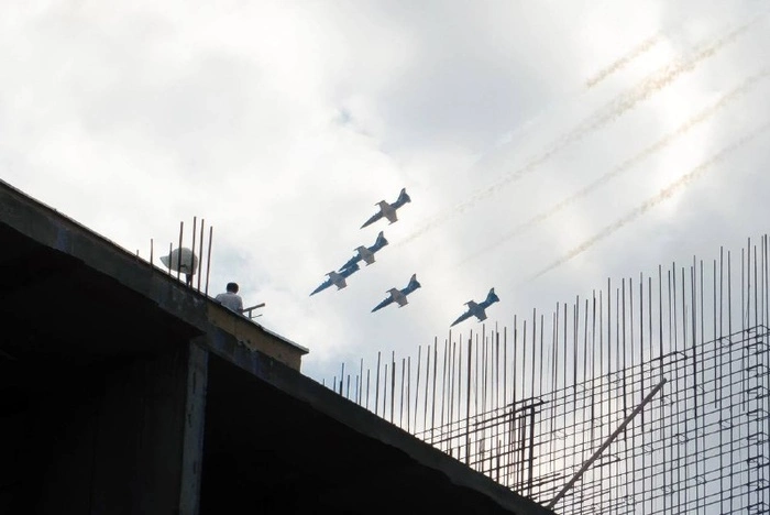 У пролетающего над Уралом самолета отвалилась запчасть