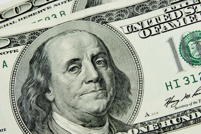 Вынесен приговор екатеринбуржцу, купившему поддельные доллары