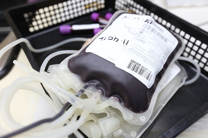 Переболевших COVID-19 екатеринбуржцев призывают сдать плазму крови для тяжелых больных