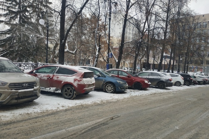 В ГИБДД Екатеринбурга сообщили, откуда будут эвакуировать автомобили в ближайшее время