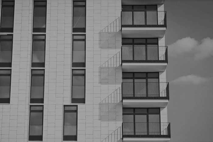 Маленькая дочь известной в России блогерши погибла после падения из окна