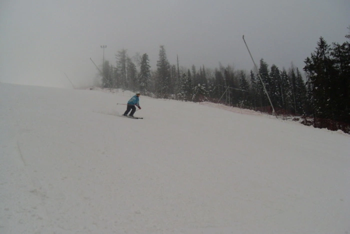 Школьница насмерть разбилась во время катания на лыжах