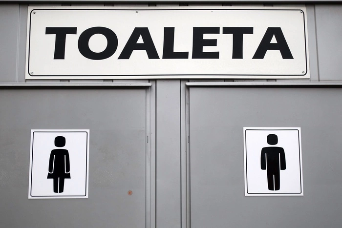 Дому с фекальным сталагмитом удалось добиться прочистки канализации