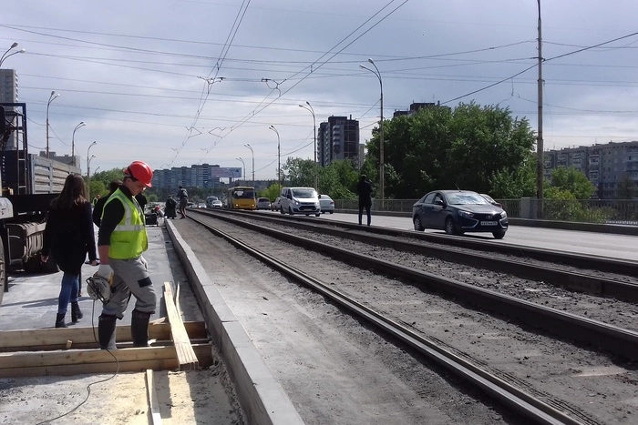 Реконструкция Малышевского моста завершится к Дню города