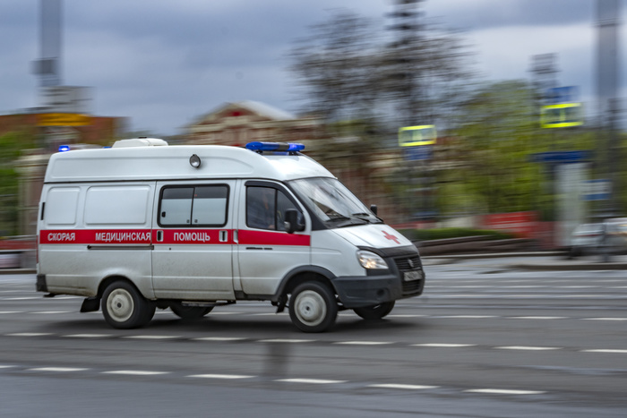 СМИ: В Пятигорске водителя скорой уволили из-за царапины на кузове служебной машины