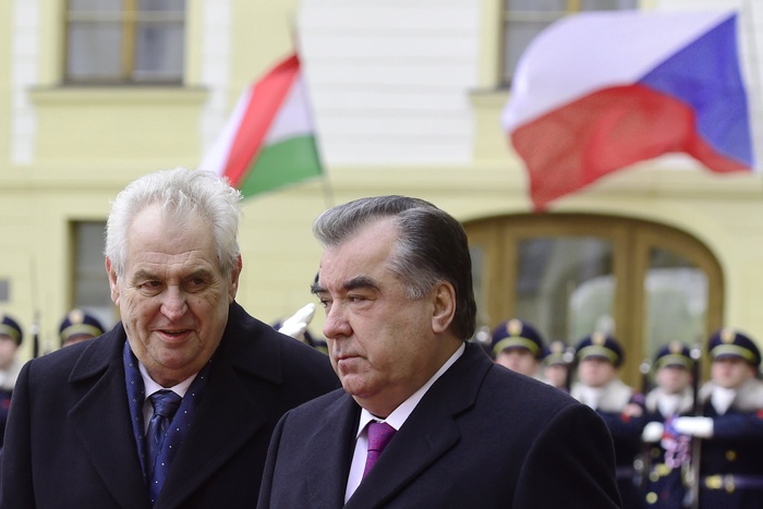 В Кольцово из-за разногласий России с Таджикистаном отменили рейс в Худжанд
