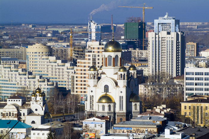 Россияне стремятся на Новый год в Екатеринбург