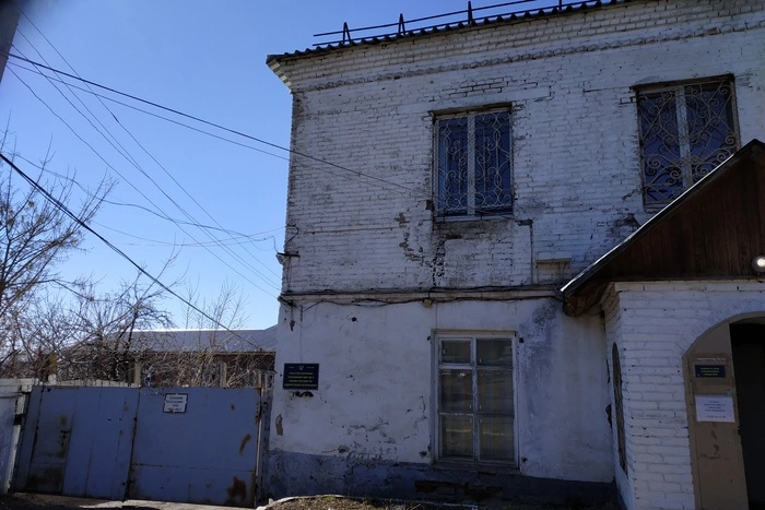 Воспитательницам детсада, которые кололи детей кнопками, дали реальный срок