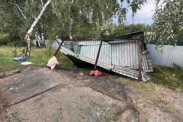 Пострадали три человека: в Нижегородской области упала остановка