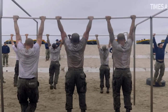 Экс-консультант Пентагона Макгрегор назвал число погибших на Украине американских военных