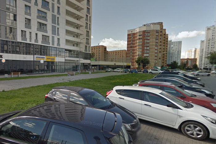 Екатеринбуржцы раскидали саморезы, чтобы прогнать дрифтеров