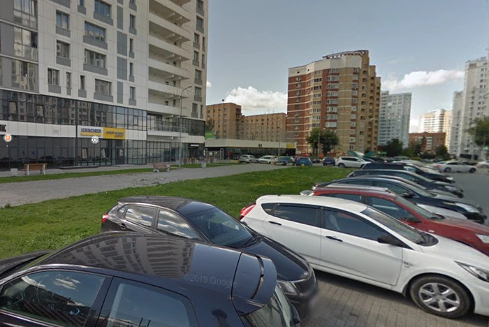 Екатеринбуржцы раскидали саморезы, чтобы прогнать дрифтеров