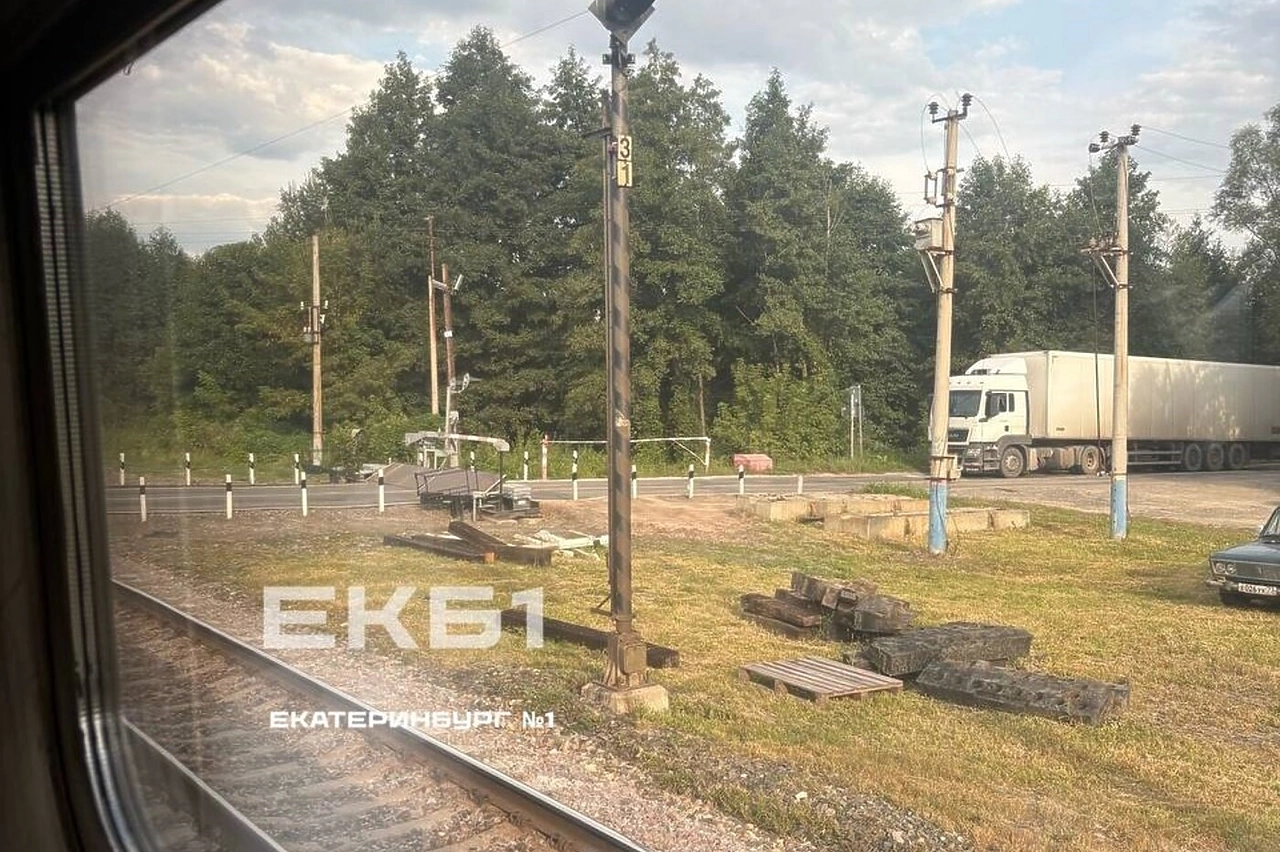 «Задерживается на 4 часа»: екатеринбуржцы застряли в поезде из Анапы