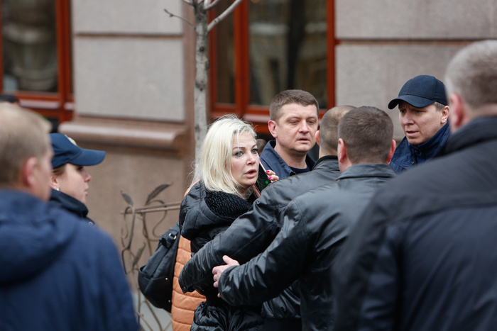 Киев обвинил бывшего гражданского мужа Максаковой в убийстве Вороненкова