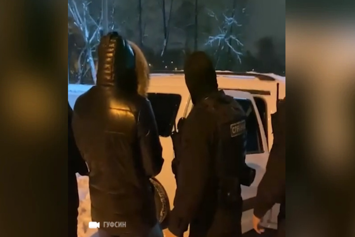 В Екатеринбурге спецназ задержал футболиста прямо во время матча