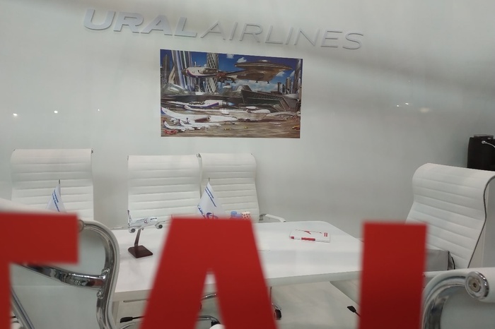 «Уральские авиалинии» доставили домой пассажиров задержанного в Дубае самолета