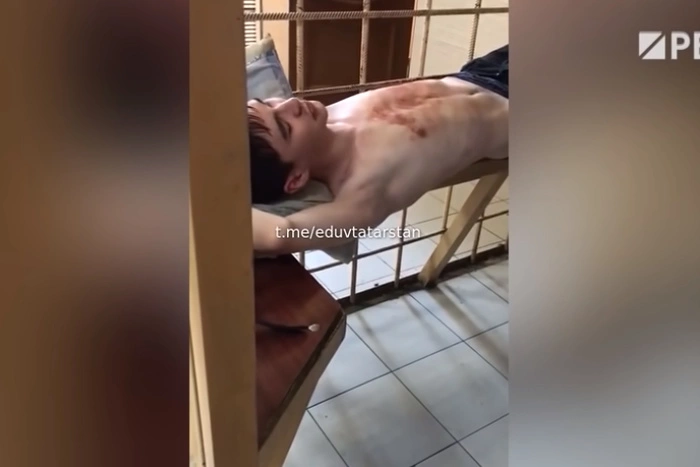 Уволен полицейский, выложивший видео допроса стрелявшего в Казани