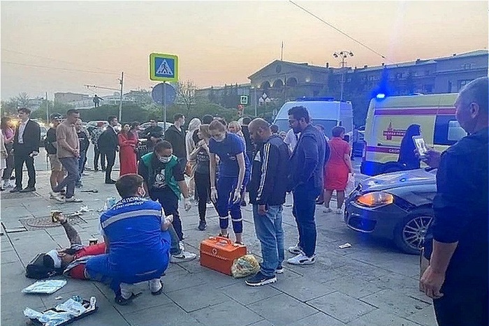 В больнице Екатеринбурга скончалась женщина, пострадавшая в массовом ДТП около Оперного театра