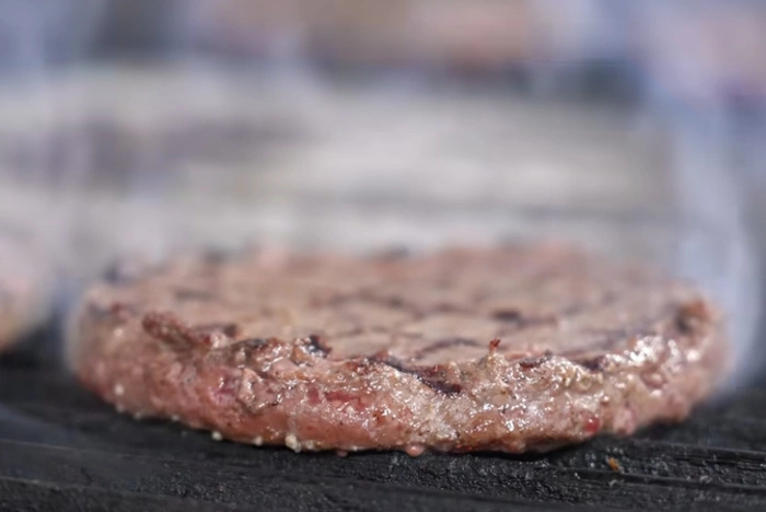 В Екатеринбурге будут судить мужчину, напавшего с ножницами на сотрудников бургерной