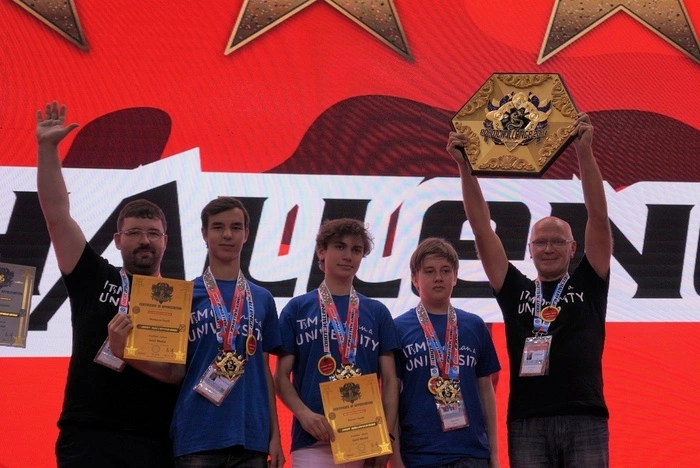 Российские школьники завоевали «золото» робототехнического турнира в Китае