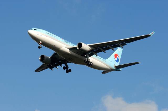 Руководитель Korean Air уволилась из-за скандала с орешками
