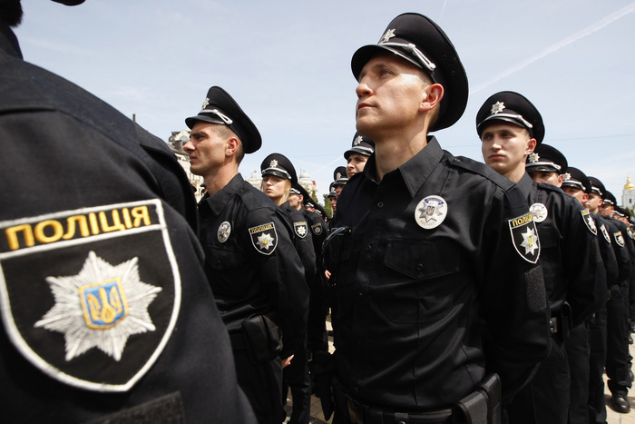 Порошенко назвал «чудом» первые результаты работы патрульной полиции