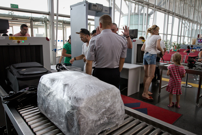 Для авиапассажиров создали пальто-чемодан
