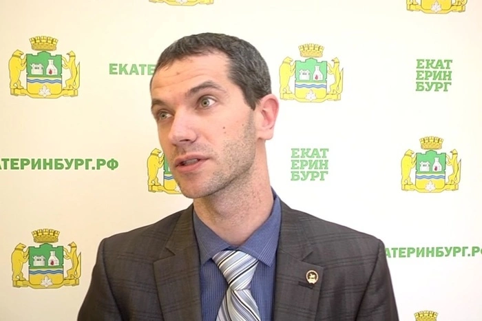 Администрация Екатеринбурга решила не отменять 011-й маршрут