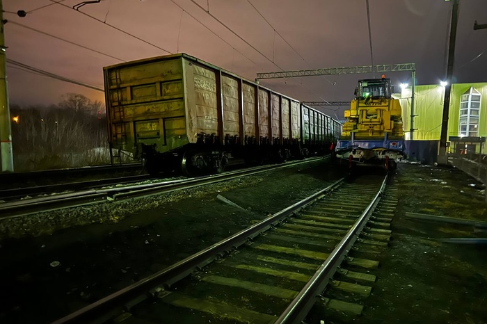 В Екатеринбурге поезд сошёл с рельсов