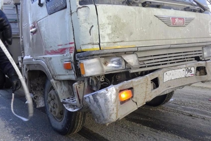 В Березовском водитель грузовика без прав насмерть сбил пожилую женщину