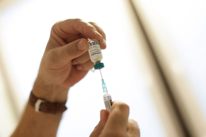 Прививка — единственная эффективная мера защиты от кори