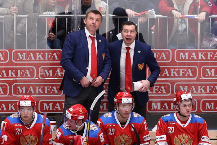 Выезд сборной России по хоккею в Париж задержали из-за поломки поезда