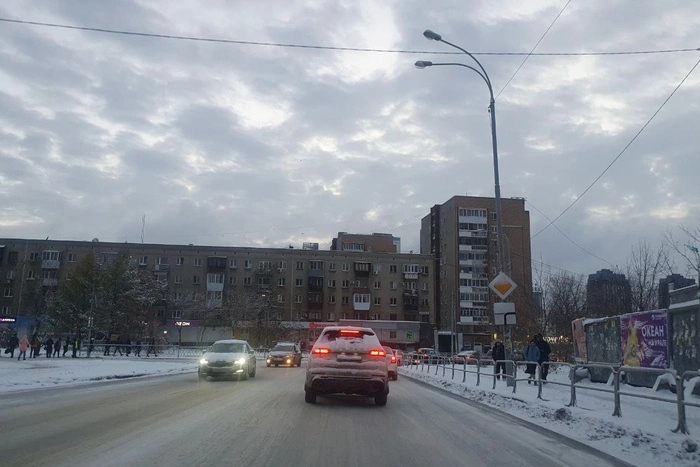 В ГИБДД предупредили жителей Екатеринбурга о жутком гололёде на дорогах