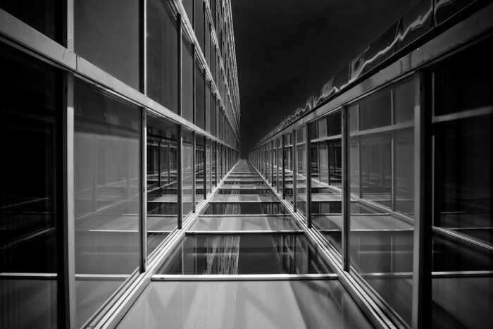 В Кольцово девушка разбилась насмерть во время ссоры с мужем