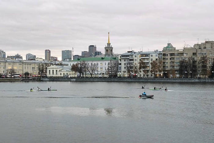 Ноябрьская погода в Екатеринбурге подобралась вплотную к рекорду 2013 года