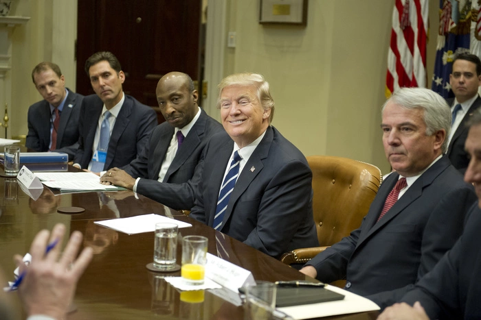 Бывший вице-президент компании Трампа рассказала о его нарциссизме