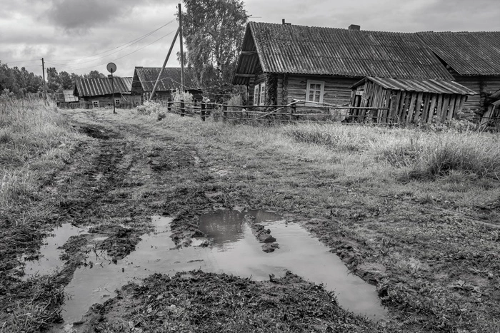 Жителям уральской деревни приходится ходить за хлебом пешком через лес