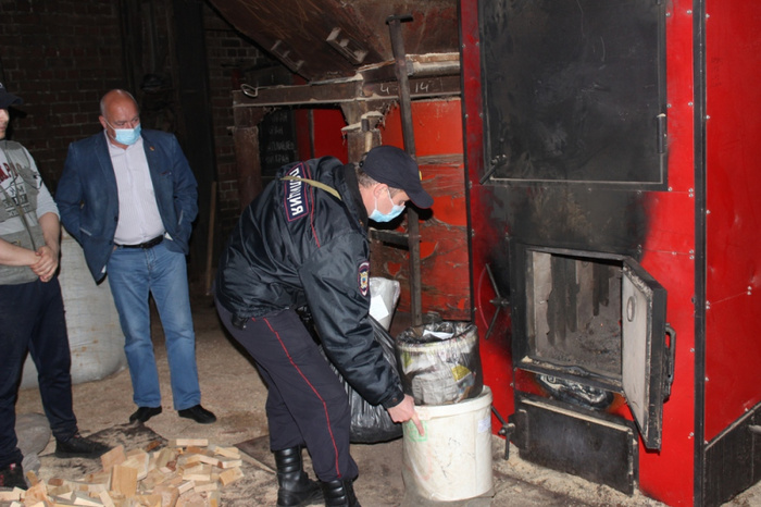 В Свердловской области сожгли два с лишним килограмма наркотиков