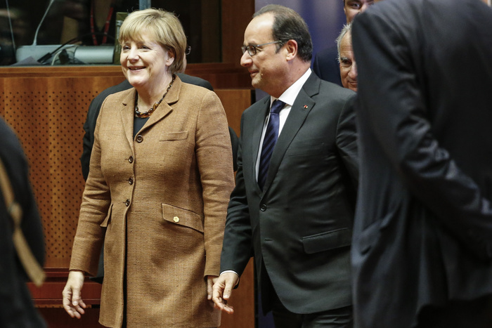 Путин проведет в Париже 2 октября двусторонние встречи с Меркель и Олландом