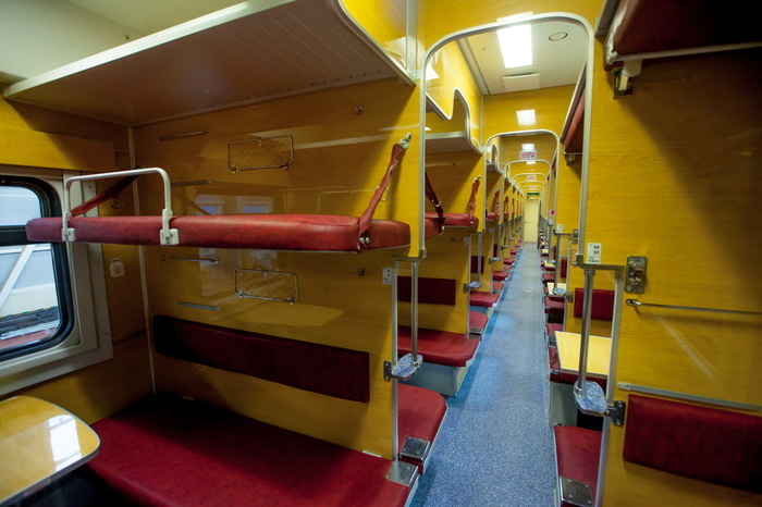 Пассажирам российских поездов предложили спать в капсулах