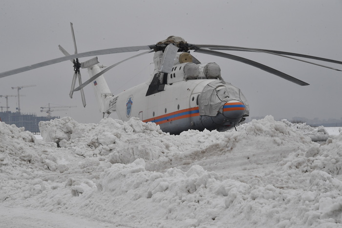 На Ямале вертолет совершил жесткую посадку, погибли два человека